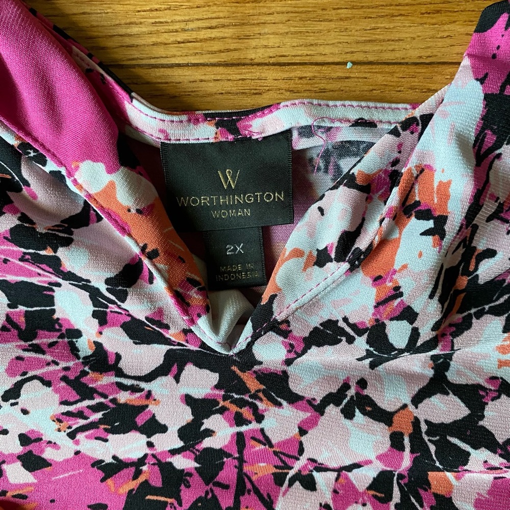 Worthington Womens size 2X Pink White Black Abstract Butterfly flowy Blouse - Picture 2 of 3